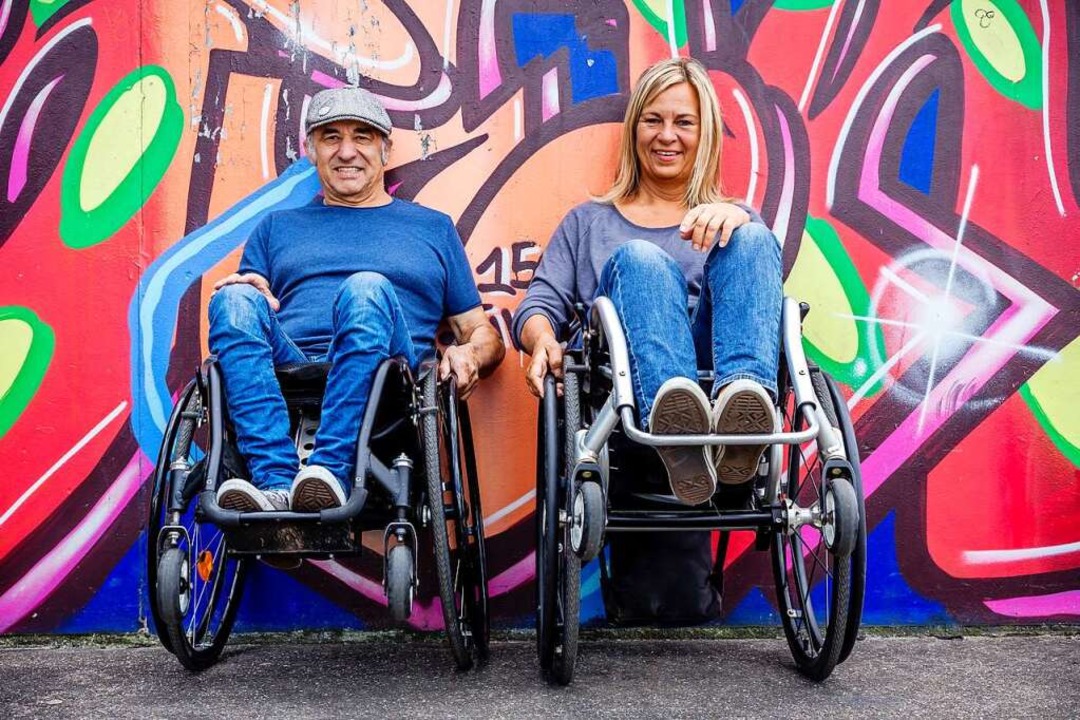 Esther Weber, hier mit Bruno Stratz, i...Menschen mit Behinderung im Landkreis.  | Foto: Landkreis Emmendingen