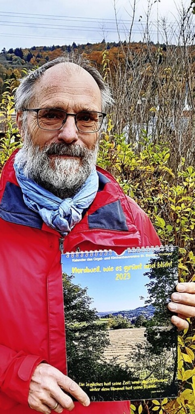 Matthias Rathmann prsentiert den neuen Kalender.   | Foto: Reiner Merz