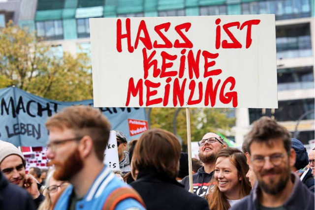 Polizei geht im Landkreis Lörrach gegen Hasspostings vor