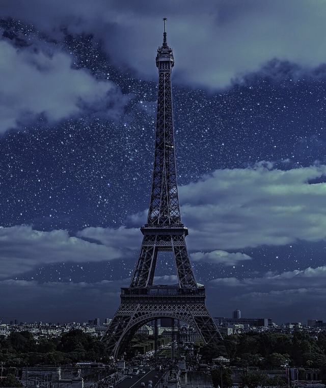 Lichter aus am Eiffelturm in Paris  | Foto: Viacheslav Lopatin