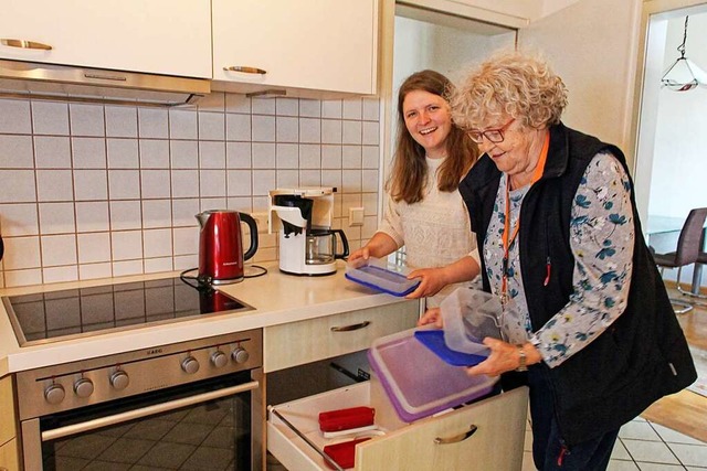 Aglaja Blankenhorn (links) und Maria K...te Menschen aus der Ukraine in Riegel.  | Foto: Ruth Seitz