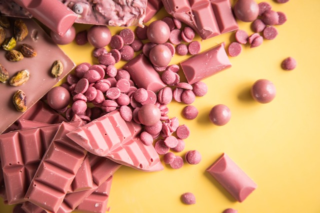 Schokolade gibt es in vielen Variationen und Formen.  | Foto: Christin Klose/dpa-tmn