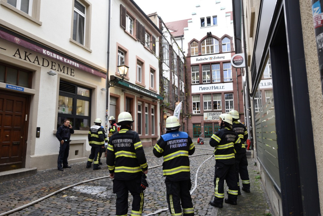 Feuerwehreinsatz in der Freiburger Inn...eitag eine Fritteuse in Brand geraten.  | Foto: Rita Eggstein