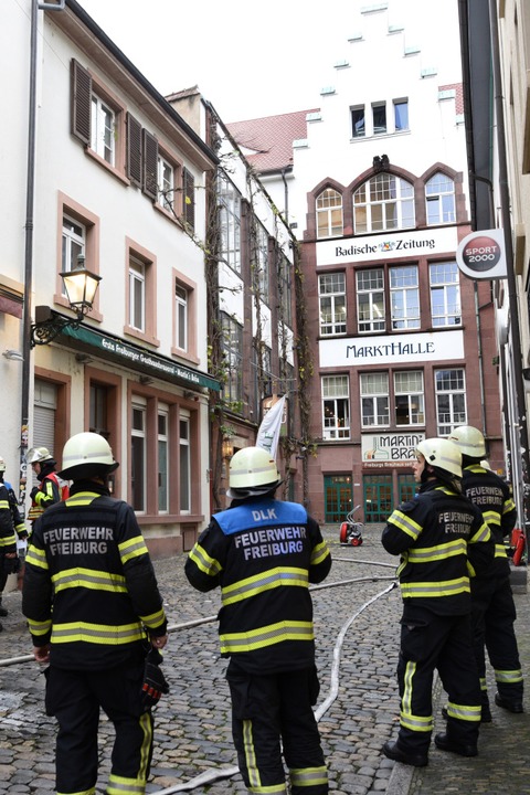 Feuerwehreinsatz in der Freiburger Inn...eitag eine Fritteuse in Brand geraten.  | Foto: Rita Eggstein