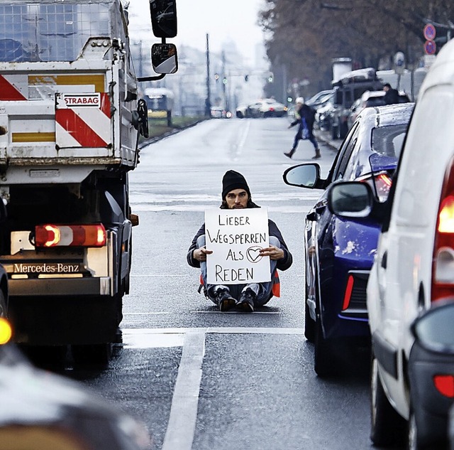 Protest auf der Prenzlauer Allee in Berlin  | Foto: Carsten Koall (dpa)