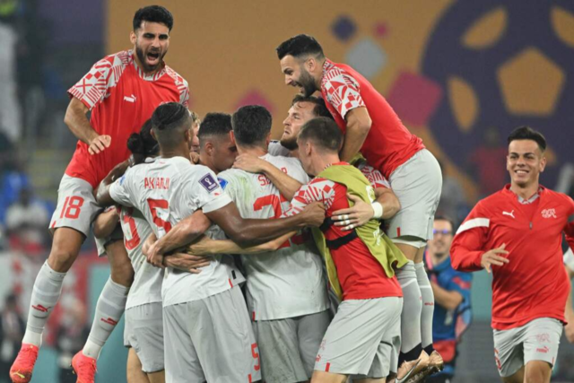 Schweiz steht nach Sieg gegen Serbien im Achtelfinale
