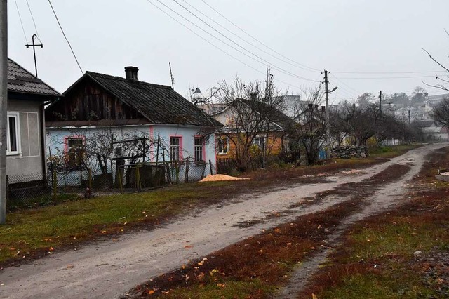 Von Bombeneinschlgen blieb Ostroh bis... des Krieges sind auch dort zu spren.  | Foto: Andrea Steinhart