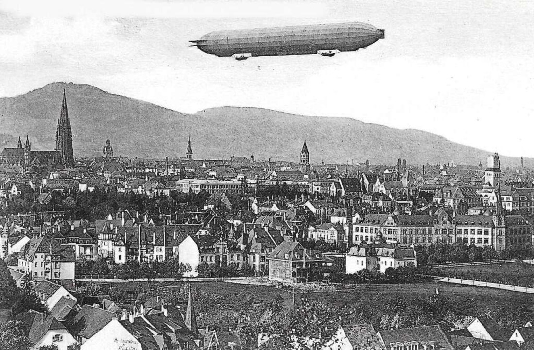 Von Herdern aus gesehen ist hier ein Zeppelin über Neuburg abgebildet.  | Foto: Archiv Hans Sigmund