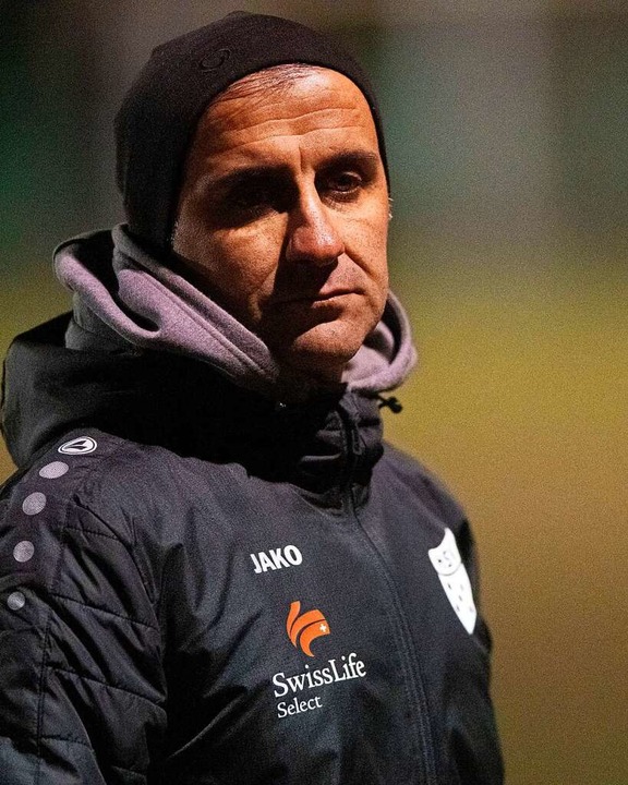 Abschied unter Flutlicht: Nurhan Ardic...mehr Trainer des SV Hinterzarten sein.  | Foto: Wolfgang Scheu