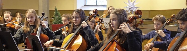 Das City Connect Orchestra der Musiksc... beim Konzert in der Altweiler Kirche.  | Foto: Roswitha Frey