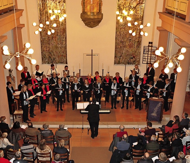 Ein schnes Konzerterlebnis bot der Frauenchor Binzen in St. Laurentius.  | Foto: Jutta Schtz