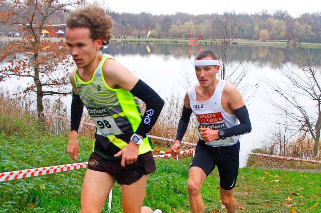 Hier liegt Frederik Schfer vom LAC Fr...ng an und gewinnt das Abschlussrennen.  | Foto: Winfried Stinn