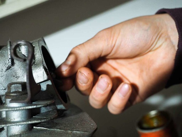 Zweiradmechatronik ist ein anspruchsvolles Handwerk.  | Foto: Susanne Gilg