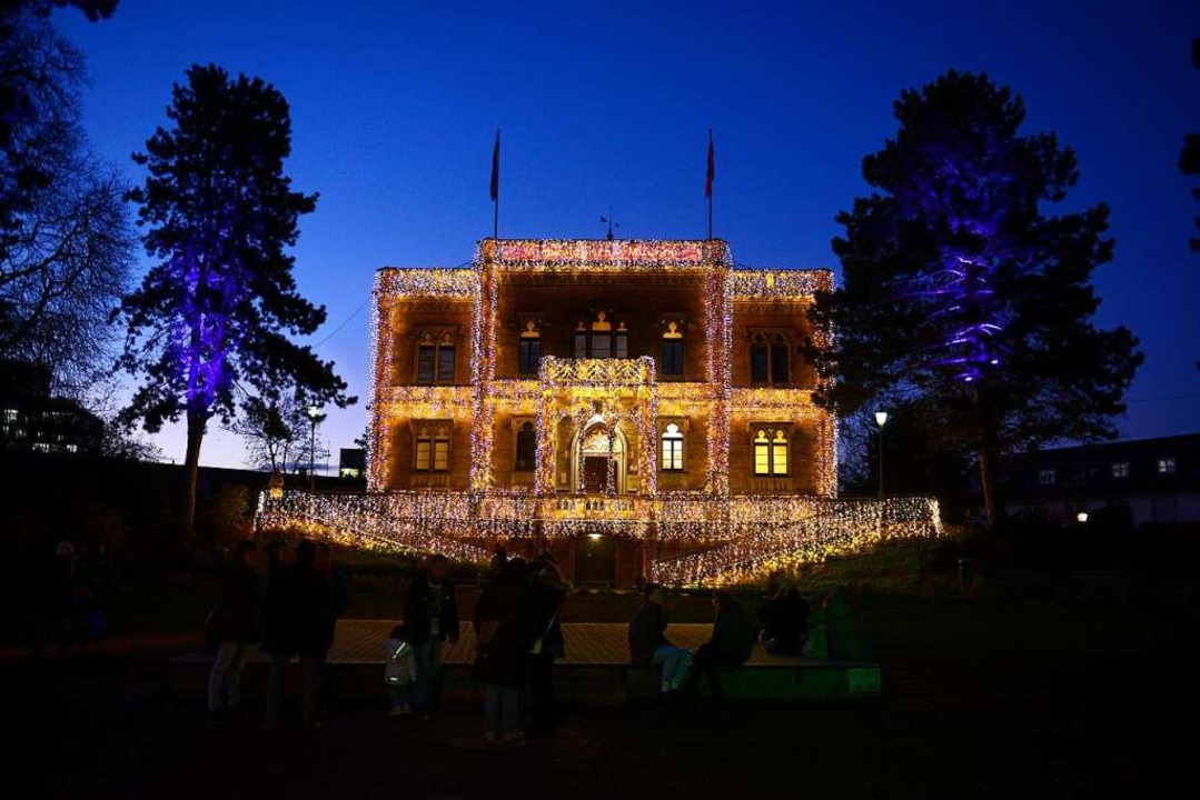 Das Colombischlössle Wird Zur Lichtskulptur Freiburg Badische Zeitung