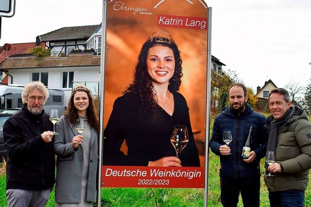 Klaus Ruh (Winzerhof), Katrin Lang, Ke...n haben die neuen Schilder eingeweiht.  | Foto: Klemens Lang