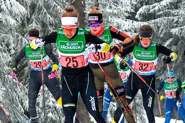 Die Schwarzwlder Langlauf-Hoffnung: Leonie Maier mit der Nr. 25  | Foto: Haag