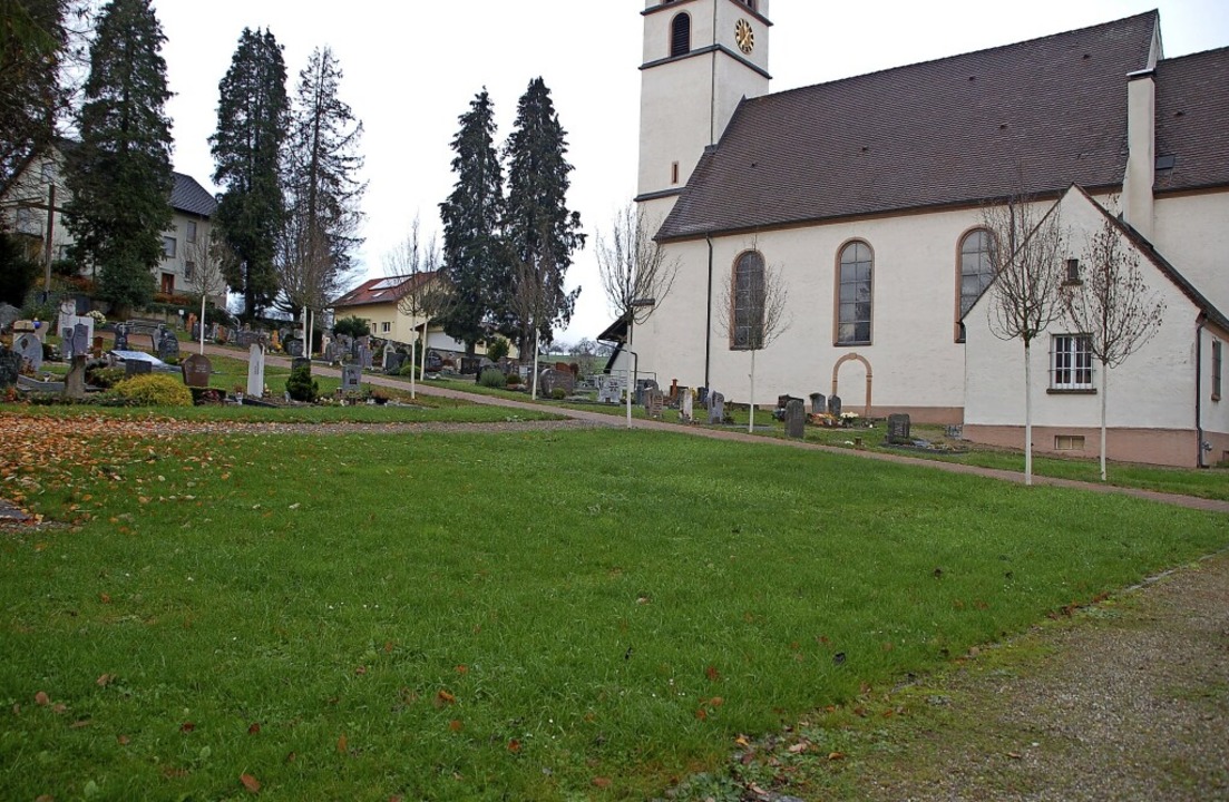 Gärtner übernehmen Pflege auf Friedhof Rheinfelden Badische Zeitung