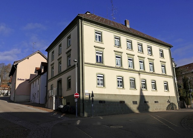 In diesem historischen Haus war  bis 1...hftsstelle der Bonndorfer Sparkasse.   | Foto: Susanne Filz