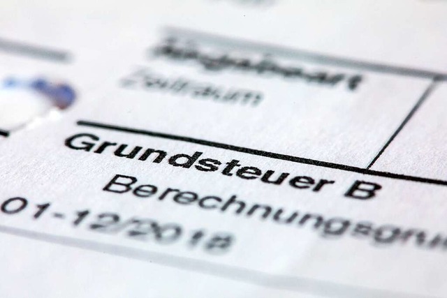 Die Neuberechnung der Grundsteuer ist umstritten.  | Foto: Jens Bttner (dpa)