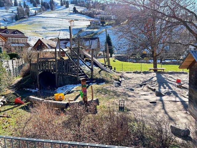 Der Spielbereich muss fr den Anbau weichen und wird versetzt.  | Foto: Frank Schoch