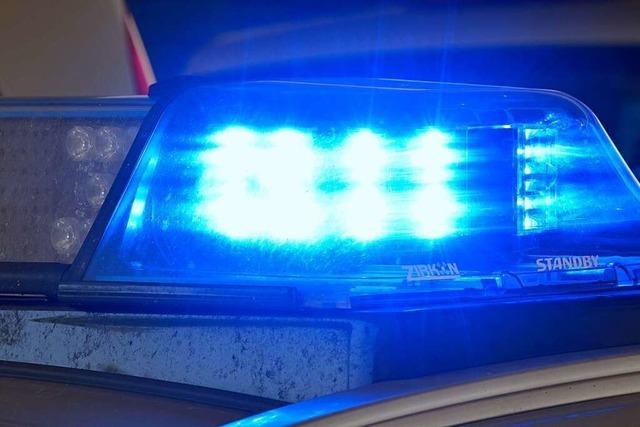 Großer Polizeieinsatz an der Güterbahnstrecke in Freiburg-Haslach nach Unglücksfall