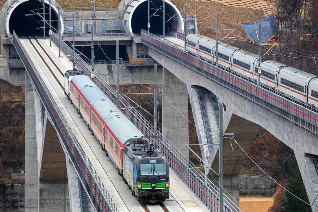 Kontroverse Sicherheitsdebatte über die neue Bahnstrecke WendlingenUlm