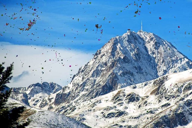 Die Luft um den Pic du Midi in den Pyr...ert rund um den Berg montiert haben.  | Foto: Philipimage (stock.adobe.com)