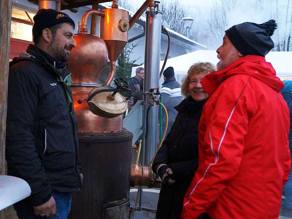 Es gab auch Obstbrand, frisch aus dem kupfernen Destillierkessel