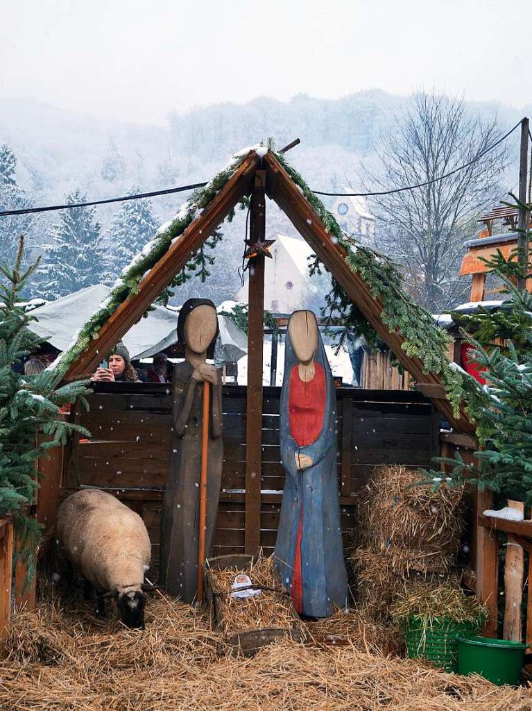 Im Zentrum der Dorfweihnacht: die Krippe