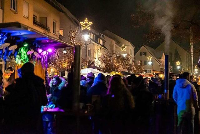 Viel los beim Denzlinger Weihnachtsmarkt