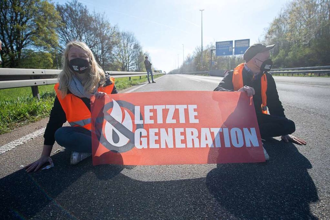 Klimaaktivisten der &#8222;Letzten Generation&#8220;  | Foto: Sebastian Gollnow (dpa)