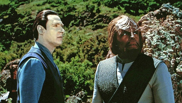 Klingonengesprch: Lieutenant Commande... (links) und Lieutenant Commander Worf  | Foto: Rights Managed via www.imago-images.de