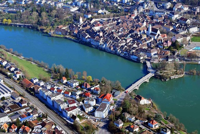 Schon die Brcke ist historisch: Sie i...fte des 12. Jahrhunderts zurckreicht.  | Foto: Erich Meyer