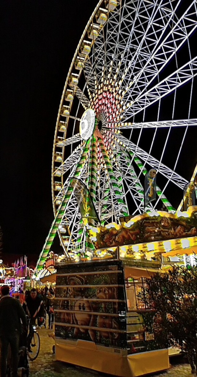 Ein Jahrmarkt bringt nicht nur Kinderaugen zum Leuchten.  | Foto: Privat