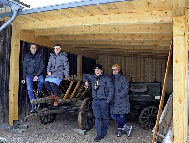 Nun wurde der Anbau an den Wagenschopf...aiser (von links) in Betrieb genommen.  | Foto: Christiane Sahli