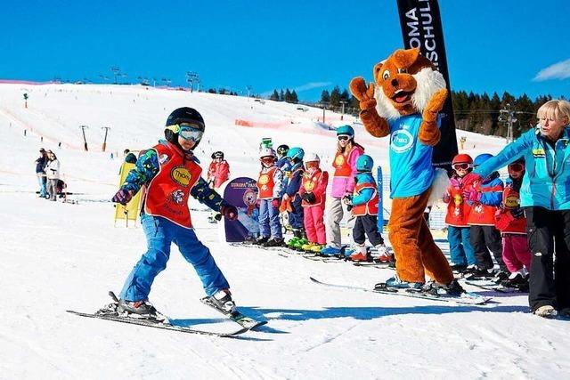 Kinder lernen am Feldberg den Wintersport kennen