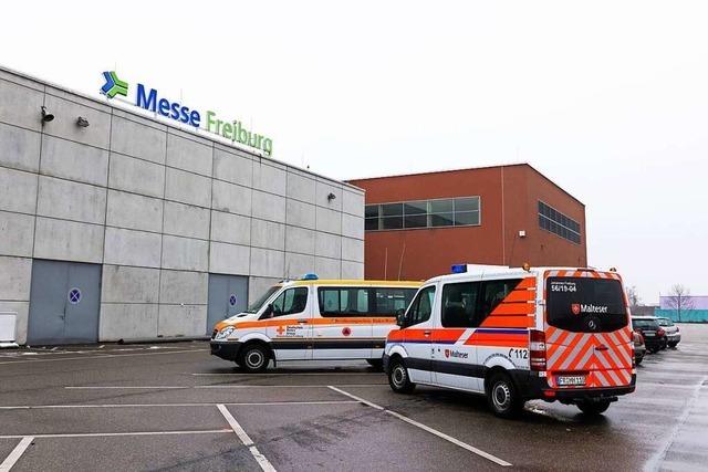 Stadt Freiburg öffnet Messehalle, um Kliniken nach Blitzeis-Unfällen zu entlasten