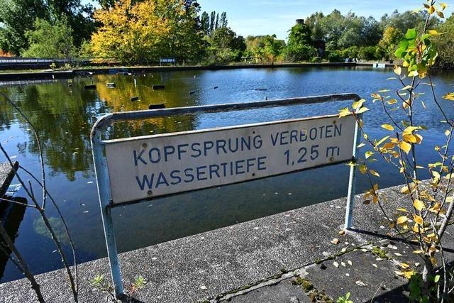 Millionenzuschuss rückt Sanierung des Außenbeckens am Freiburger Westbad in greifbare Nähe