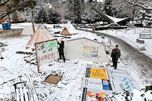 Zur Zeit heit es fr die Aktivistinne...ktivisten: Frieren fr den Klimaschutz  | Foto: Thomas Kunz
