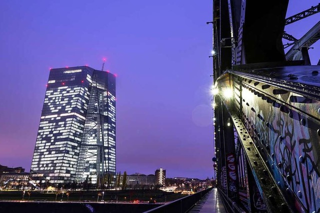 Der Sitz der Europischen Zentralbank in Frankfurt am Main  | Foto: Boris Roessler (dpa)