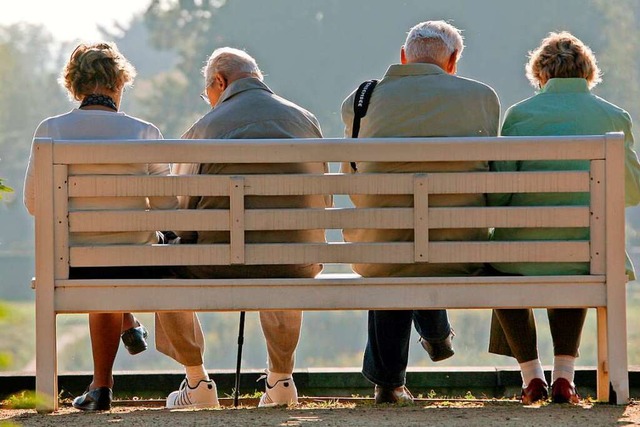 Studie zeigt negative Einstellungen gegenber alten Menschen  | Foto: Ralf Hirschberger (dpa)
