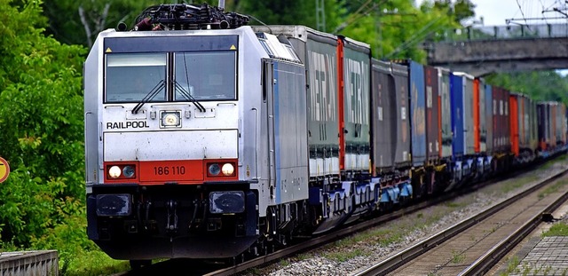 Gterzge sollen knftig auf neuen Gle...on Riegel an nach Sden durchqueren.    | Foto: Siegfried Gollrad