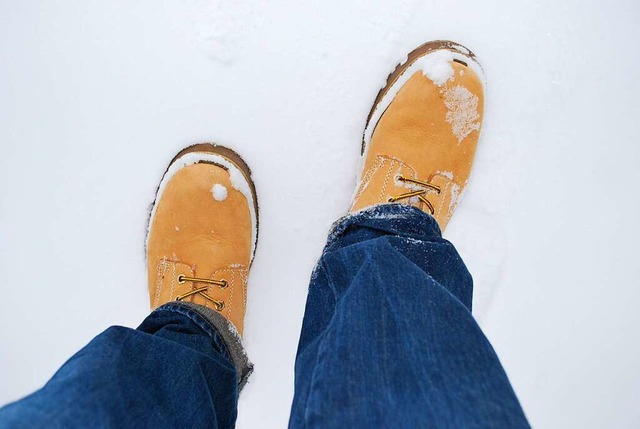 Auch warme Schuhe werden in der Ukrain...eiler Kinderhilfswerk KiHev gesammelt.  | Foto: Benjamin Bohn