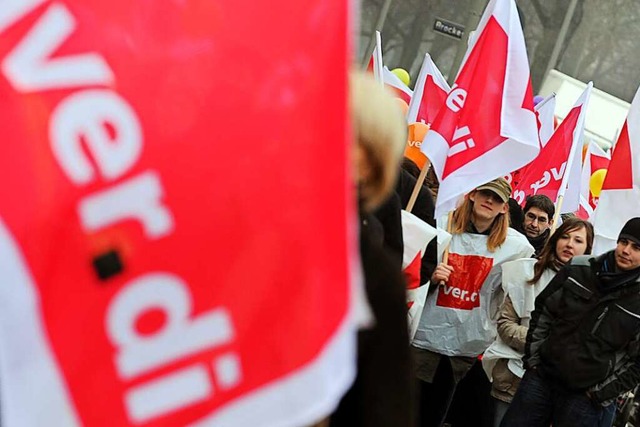 Die Gewerkschaften Verdi und DGB forde...e fr Landesbeschftigte (Symbolbild).  | Foto: Angelika Warmuth