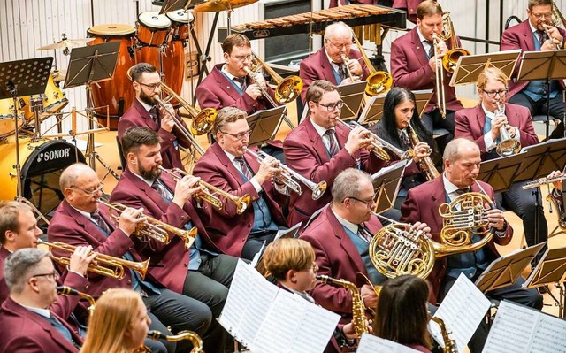 Der Musikverein Wiechs bot dem Publiku...abwechslungsreiches Weihnachtskonzert.  | Foto: Paul Eischet