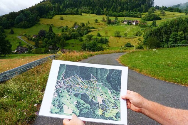 Wo heute Huser stehen, verlief anno 1...Berg handelt es sich um den Spitzkopf.  | Foto: Sattelberger