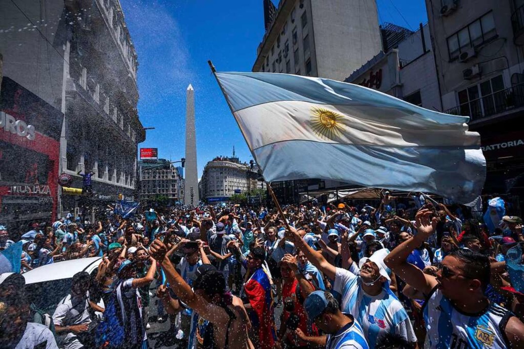 Ein Land im emotionalen Ausnahmezustand: Argentinien ist Fußball-Weltmeister.  | Foto: Victor R. Caivano (dpa)