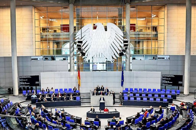 Der Plenarsaal des Bundestags im Berliner Reichstagsgebude  | Foto: Britta Pedersen (dpa)