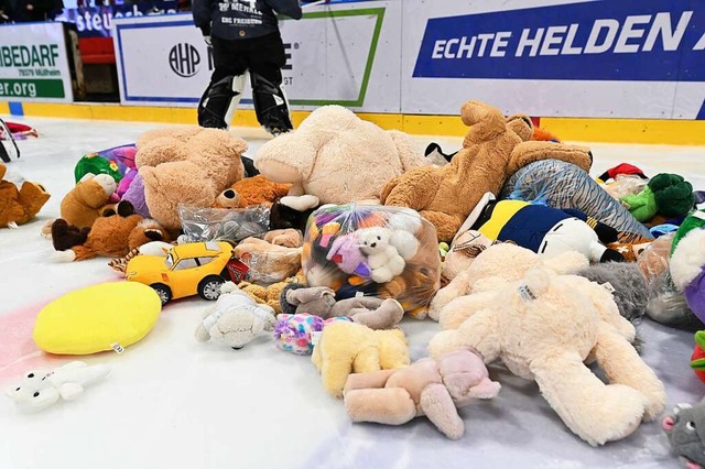 Beim EHC Freiburg ist der Teddy-Bear-Toss angesagt. Archivbild.  | Foto: Achim Keller