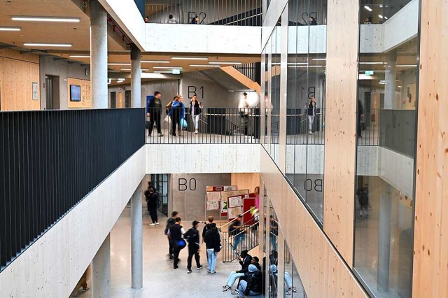 Die Stadt Freiburg veranstaltet ihren ...Januar im Neubau der Staudingerschule.  | Foto: Thomas Kunz